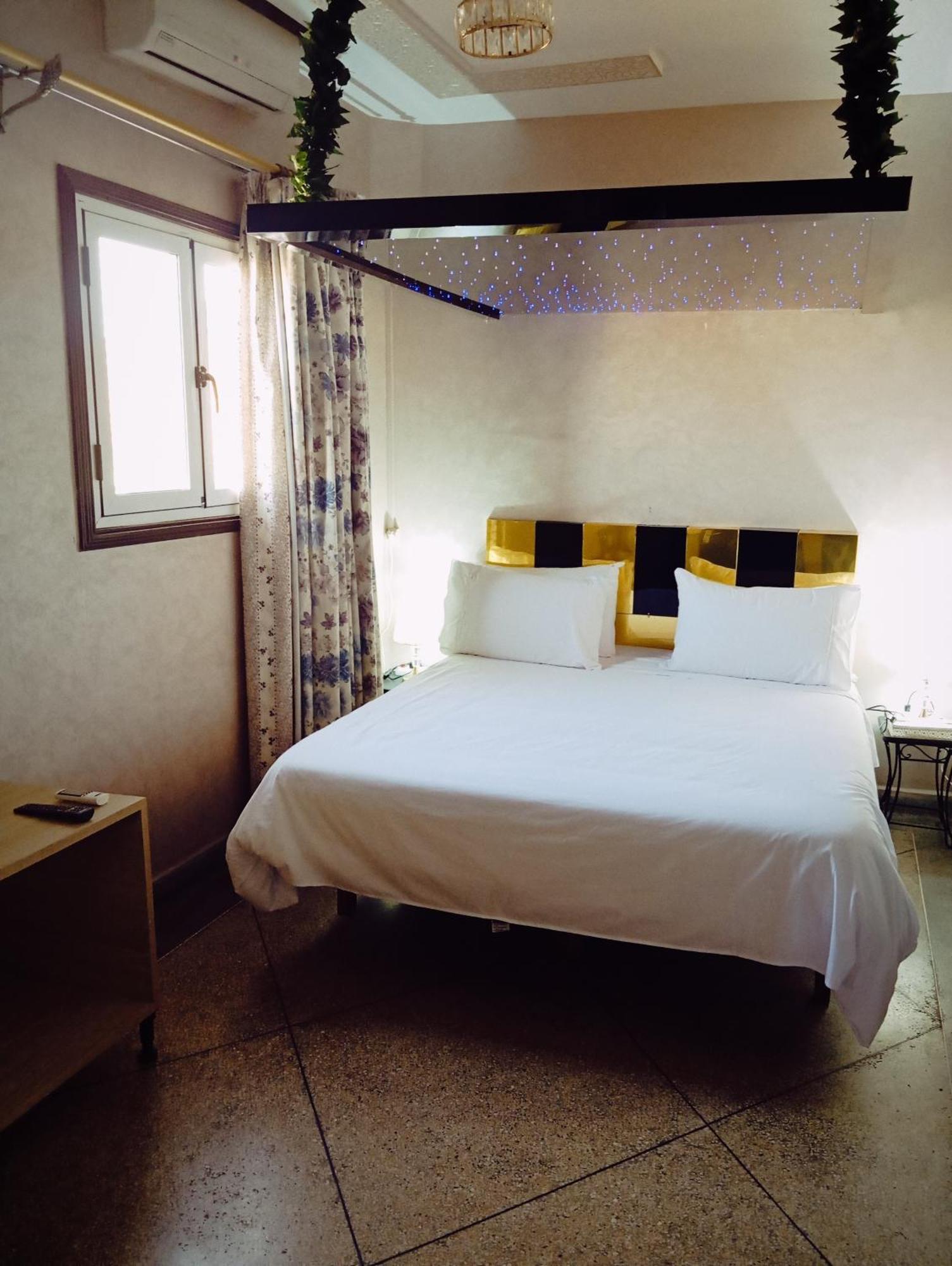 Hotel Lahlou Riad Cafeteria Oujda Buitenkant foto